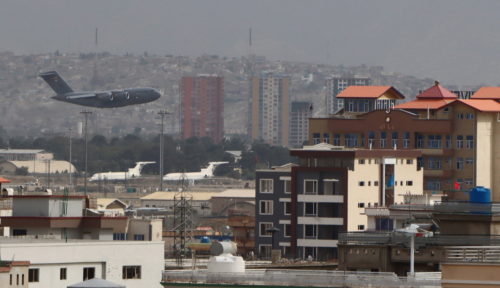 Πυρά στην Καμπούλ μετά την αποχώρηση των τελευταίων Αμερικανών στρατιωτών