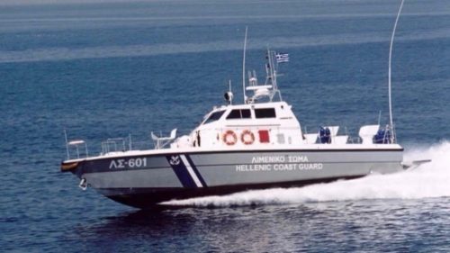 Λέσβος: Σκάφος με 30 πρόσφυγες εντοπίστηκε στη νησίδα Μπαρπαλιάς – Μία γυναίκα γέννησε πάνω στη νησίδα