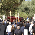 Στην κρητική γη αναπαύεται ο Μίκης Θεοδωράκης