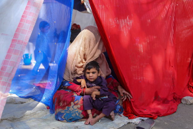 ΟΗΕ: Ο Υπάτος Αρμοστής για τους Πρόσφυγες προειδοποιεί για μεγαλύτερη ανθρωπιστική κρίση στο Αφγανιστάν