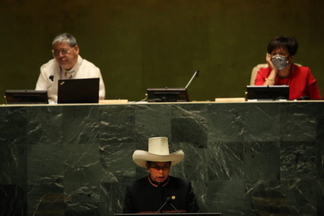 Περού: H αντιπολίτευση ζητά να παυθεί ο Πέδρο Καστίγιο, μόλις τέσσερις μήνες μετά την εκλογή του
