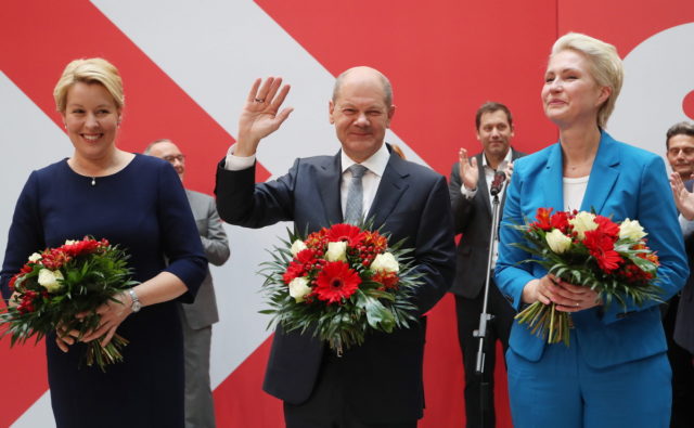 Γερμανία: Ο Σολτς θα επιδιώξει να σχηματίσει κυβέρνηση συνασπισμού με τους Πράσινους και το FDP