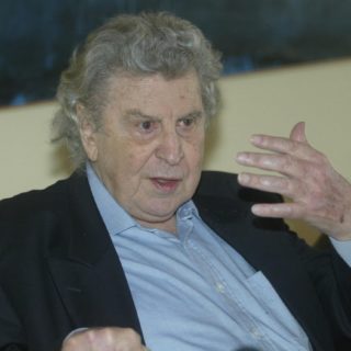 Μίκης Θεοδωράκης: Σε τριήμερο λαϊκό προσκύνημα η σορός του