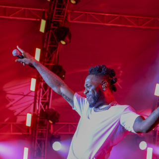 Burna Boy: Ο «Αφρικανός Γίγαντας» προκάλεσε συναυλιακό σεισμό στο ΚΠΙΣΝ