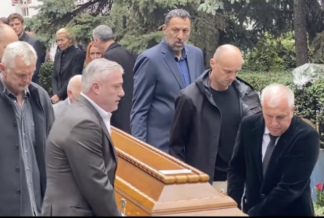 Ντούσαν Ίβκοβιτς: Συγκλονιστικές στιγμές στην κηδεία του «Ντούντα» [ΒΙΝΤΕΟ]