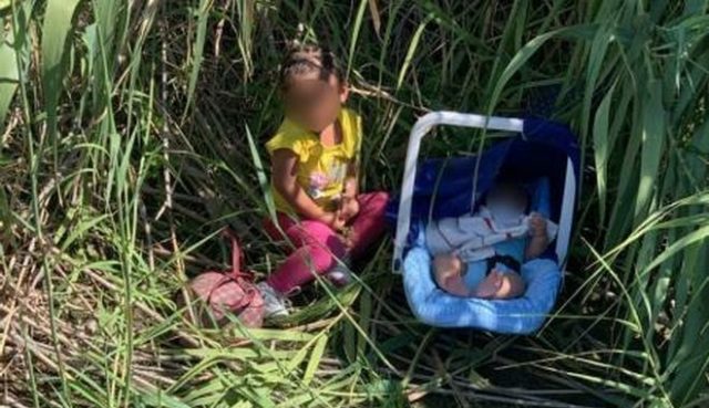 Σύνορα ΗΠΑ-Μεξικού: Μωρά βρεθήκαν εγκαταλελειμμένα