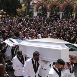 Φωτογραφίες από την κηδεία του τράπερ Mad Clip