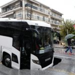 Θεσσαλονίκη: «Άνοιξε» ο δρόμος και κατάπιε λεωφορείο