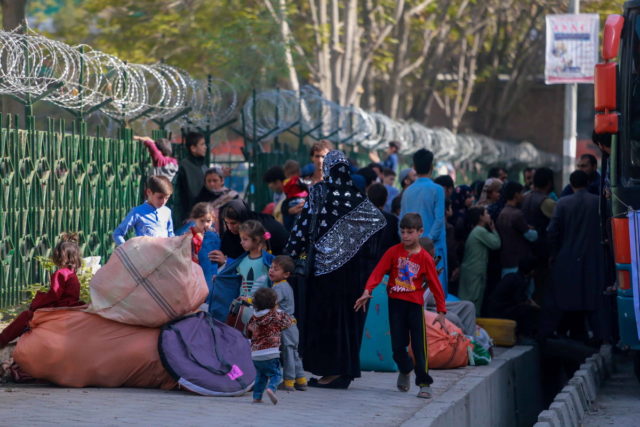 Δεκαπέντε χώρες της ΕΕ δεσμεύονται να υποδεχθούν 40.000 πρόσφυγες από το Αφγανιστάν