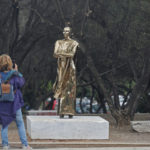 Ο Guardian για το άγαλμα της Μαρίας Κάλλας: «O Γκάντι με τακούνια;»