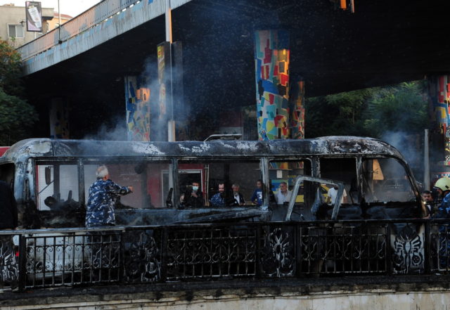 Συρία: 14 νεκροί σε βομβιστική επίθεση με στόχο στρατιωτικό λεωφορείο στη Δαμασκό