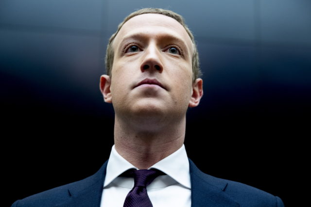 Ο Ζούκερμπεργκ ανακοίνωσε το νέο όνομα του Facebook: Meta