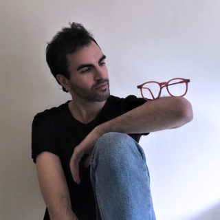 Χριστόφορε Αντωνιάδη, πώς βρέθηκαν τα κόκκινα γυαλιά του Άντι Γουόρχολ στα χέρια σου;