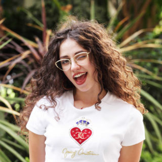 Η Νεφέλη Μεγκ έχει φετίχ με το να βρίζει τα κόμματα