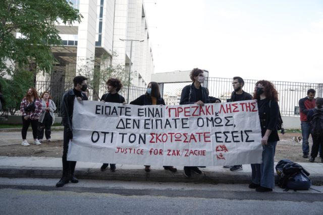 Δίκη για το θάνατο του Ζακ Κωστόπουλου: Έντονη αντιπαράθεση του ιατροδικαστή με την υπεράσπιση