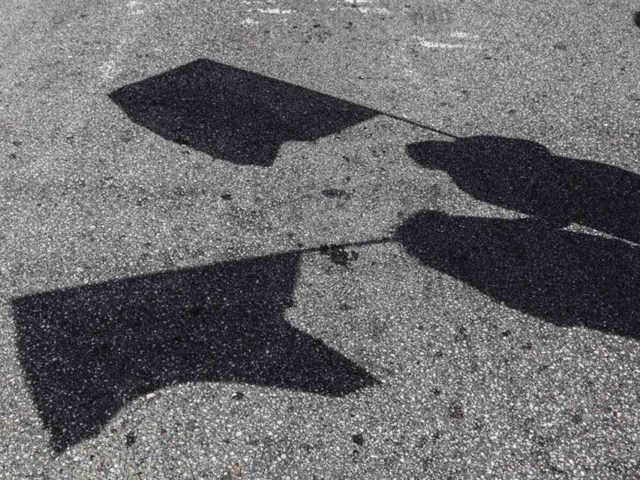 Ένα χρόνο μετά: Η ακροδεξιά παραμένει στην κυβέρνηση και η θεωρία των δύο άκρων επιστρέφει