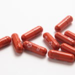 Pfizer και Merck: Τι γνωρίζουμε για τα δύο χάπια κατά του κορωνοϊού