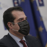 Πλεύρης: Μετά το Πάσχα χαλαρώνουν τα μέτρα – Τι θα ισχύσει με πιστοποιητικά, τέταρτη δόση και ανεμβολίαστους υγειονομικούς