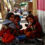 Αφγανιστάν: Γονείς «παντρεύουν» κορίτσια, ακόμα και μωρά, με αντάλλαγμα χρήματα για να γλιτώσουν τη λιμοκτονία