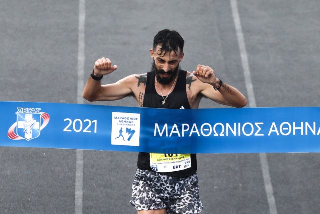 Αυθεντικός Μαραθώνιος 2021: Νικητής ο Κώστας Γκελαούζος, σπάζοντας ρεκόρ 17 ετών