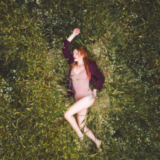 Το άλμπουμ “Swans” θα σε κάνει να πεις “Rosey Blue I love you”