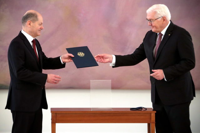 Ανέλαβε και επίσημα νέος καγκελάριος της Γερμανίας ο Όλαφ Σολτς