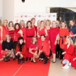 Χριστουγεννιάτικη εκδήλωση «REDress Event» με ηχηρό μήνυμα κατά της έμφυλης βίας, στο One Salonica Outlet Mall