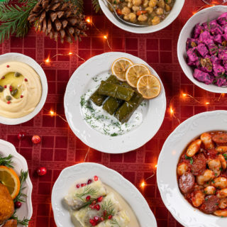 Όλα όσα περιλαμβάνει ένα παραδοσιακό Χριστουγεννιάτικο τραπέζι