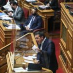 Τσίπρας σε Μητσοτάκη: «Ο βασιλιάς είναι γυμνός και ηθικά έκπτωτος» [BINTEO]