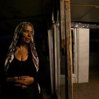 Στο Σοφό, τον κόσμο του δολοφονημένου Νίκου Σαμπάνη, κανένα φως δε φωτίζει το πένθος