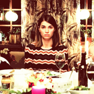 Σε αγχώνουν οι οικογενειακές μαζώξεις; Σου έχουμε τον απόλυτο οδηγό επιβίωσης για τις γιορτές