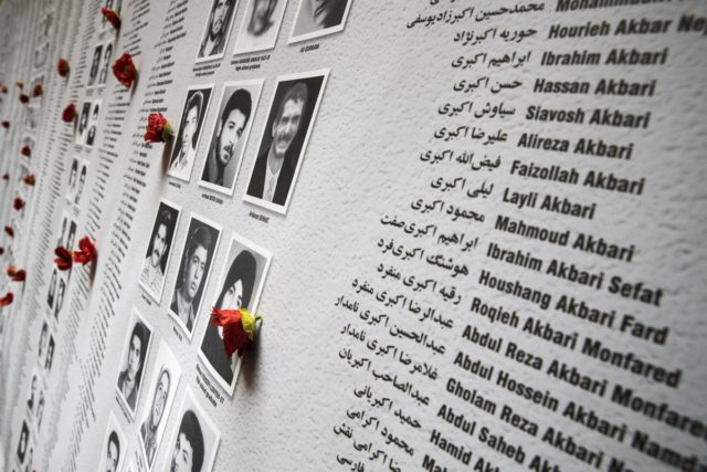 ΟΗΕ: Εκατοντάδες προσωπικότητες ζητούν έρευνα για τη σφαγή χιλιάδων κρατουμένων στο Ιράν το 1988