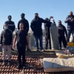 Οικογένεια Παλαιστινίων απειλεί να ανατιναχτεί λόγω της απόπειρας των αρχών να της κάνουν έξωση