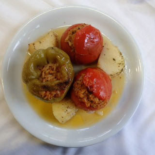 «Η Γειτονιά» ταΐζει μαγειρευτές νοστιμιές τους Κυψελιώτες από το 1992