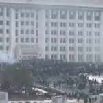 Φονική καταστολή στο Καζακστάν: Συγκρούσεις στρατιωτών με διαδηλωτές