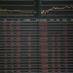 Ευρωπαϊκά χρηματιστήρια: Βουτιά καταγράφουν οι δείκτες στην έναρξη των συναλλαγών