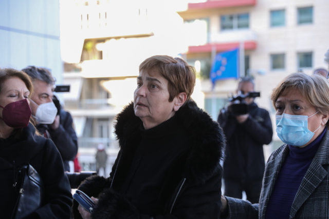Δολοφονία Τοπαλούδη: Νέα διακοπή στη δίκη – «Το σύστημα θέλει να μας εξουθενώσει», είπε ξεσπώντας η μητέρα της