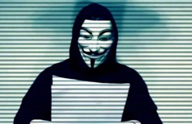 Anonymous προς Ρώσους: «Ξεσηκωθείτε και διώξτε τον Πούτιν»