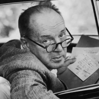 Όταν ο Ναμπόκοφ γράφει για έναν ώριμο άνδρα που γίνεται έρμαιο της μικρής ερωμένης του