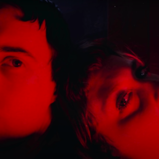 Οι Boy Harsher τα βάζουν με τον τρόμο, στο νέο άλμπουμ τους The Runner