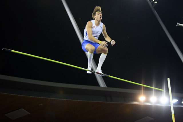 Ψηλότερα απ’ όλους ο Ντουπλάντις: Παγκόσμιο ρεκόρ από τον Σουηδό «χρυσό» Ολυμπιονίκης στο άλμα επί κοντώ [ΒΙΝΤΕΟ]