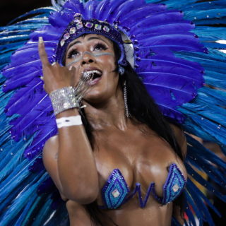 Ο κόσμος όλος, ένα καρναβάλι