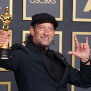 Από την Marlee Matlin στον Troy Kotsur, η κοινότητα των κωφών στο Χόλιγουντ αγωνίζεται για ορατότητα