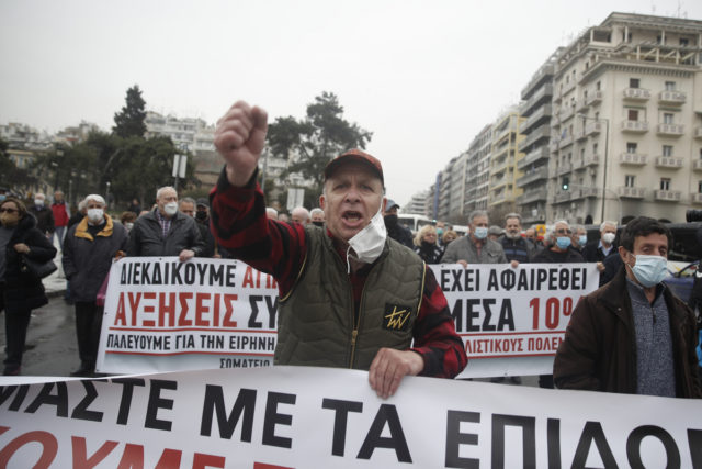Θεσσαλονίκη: Διαμαρτυρία συνταξιούχων για την ακρίβεια