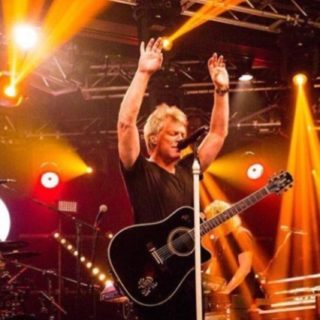 Οι Bon Jovi επαινούν τη δύναμη των Ουκρανών πολιτών