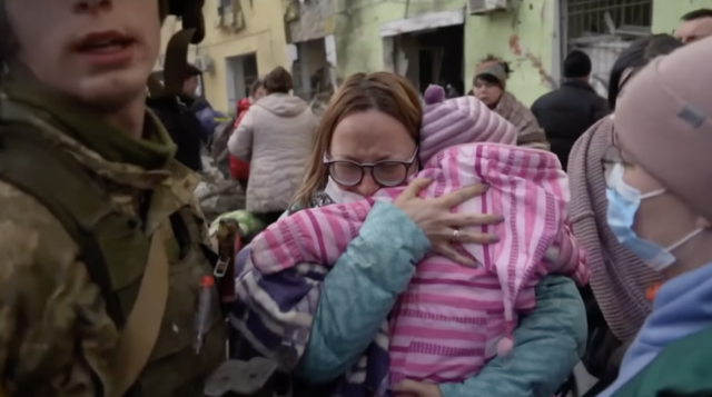 Πόλεμος στην Ουκρανία: Ο ρωσικός στρατός βομβάρδισε μαιευτήριο στην Μαριούπολη