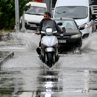 Έκτακτο δελτίο επιδείνωσης καιρού: Ισχυρές βροχές και πυκνά χιόνια από αύριο