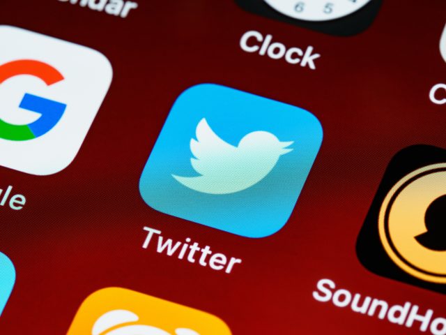 Twitter: Λάνσαρε σελίδα στο dark web, για να παρακάμψει το μπλοκ στη Ρωσία