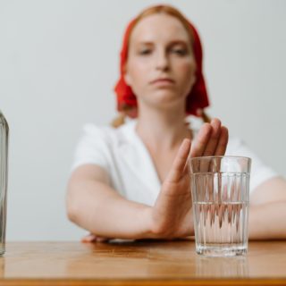 Πόλεμος στην Ουκρανία: Διεθνές μποϊκοτάζ στη ρωσική βότκα