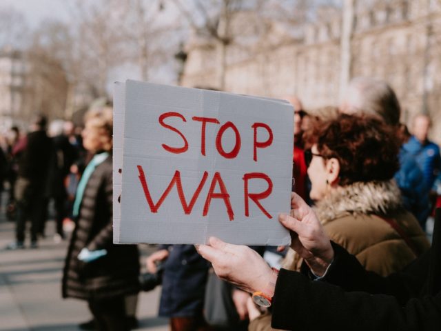«Φεμινιστική Αντίσταση Ενάντια στον Πόλεμο»: Ένα αντιπολεμικό μανιφέστο